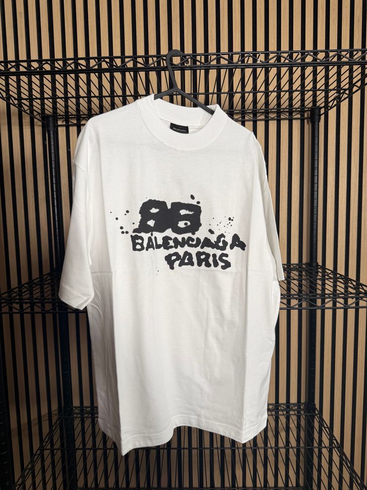 B155 Balenciaga White Spray paint Graphic T-Shirt Brand New 