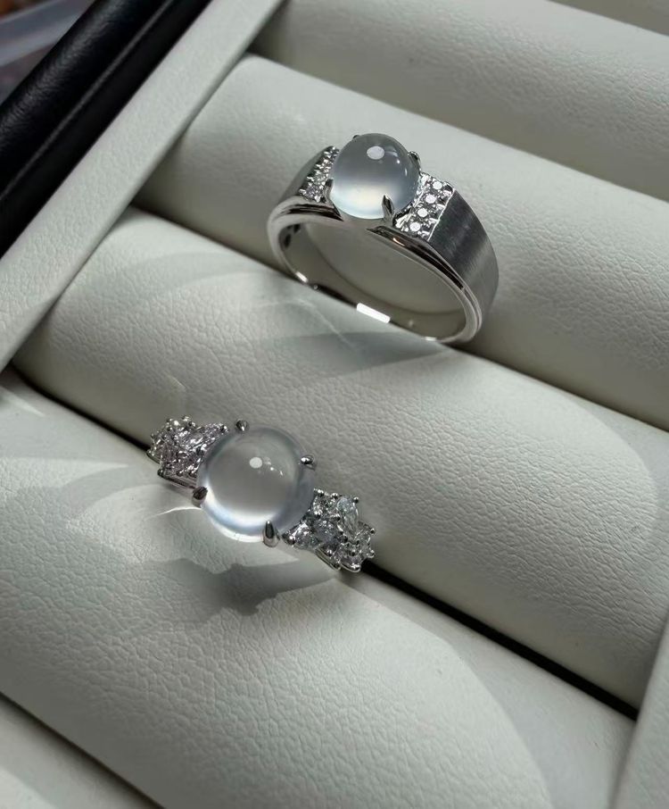 Silver Rings With Clear Gemstones image 1