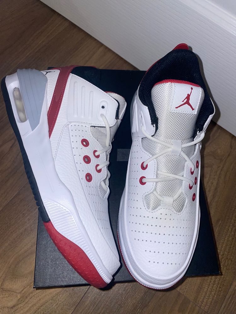 Jordan Max Aura 5 sneakers 4