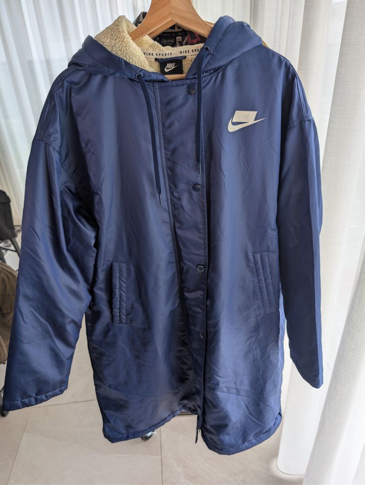 Nike Hooded Jacket size M 2