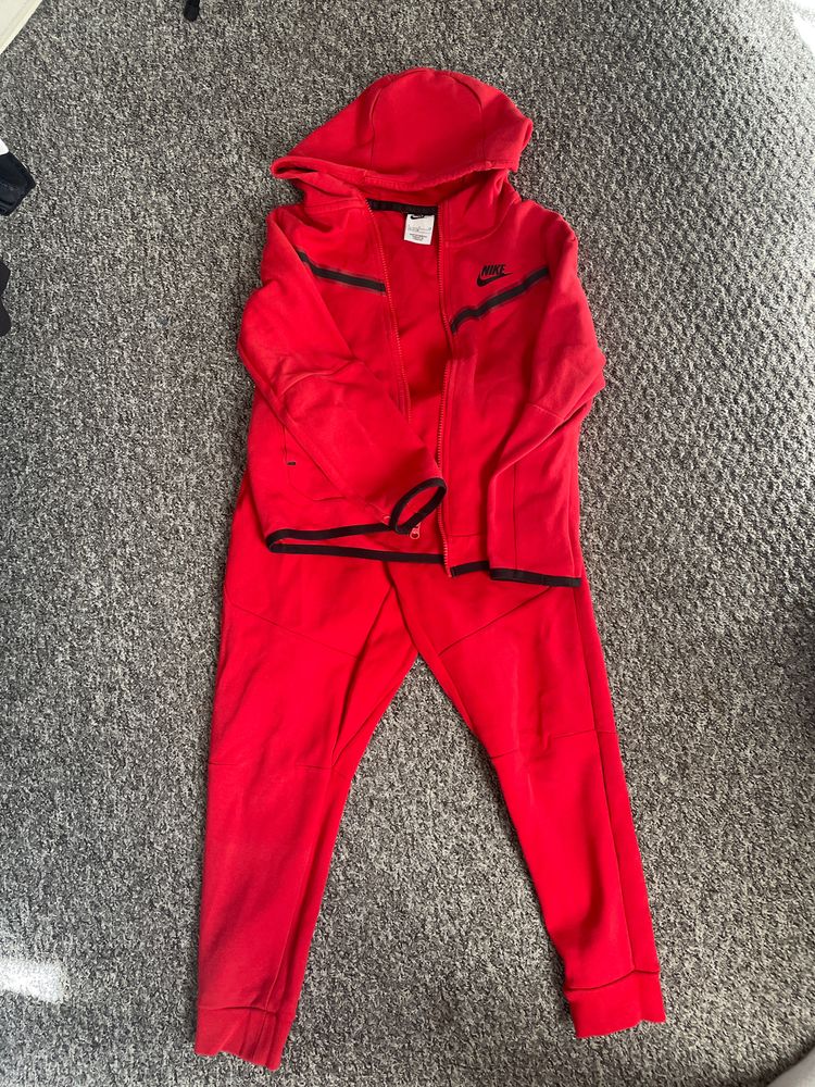 Nike Nike Red Hoodie And Sweatpants Set product image