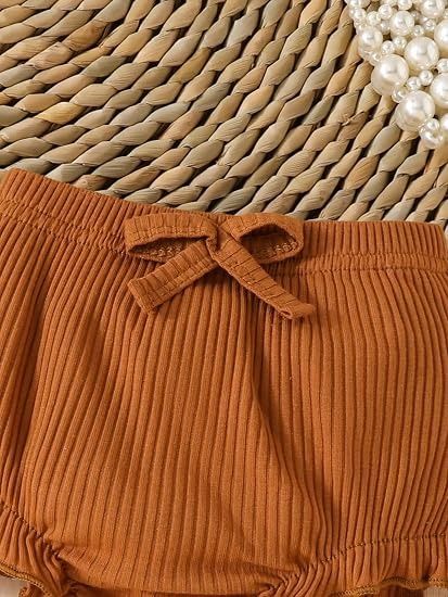 Immagine di Kids Two-Piece Outfit With Heart Print Top And Ribbed Shorts 5