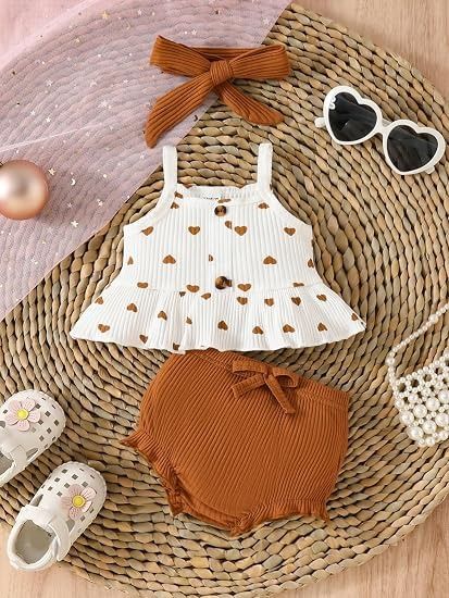 Immagine di Kids Two-Piece Outfit With Heart Print Top And Ribbed Shorts 2