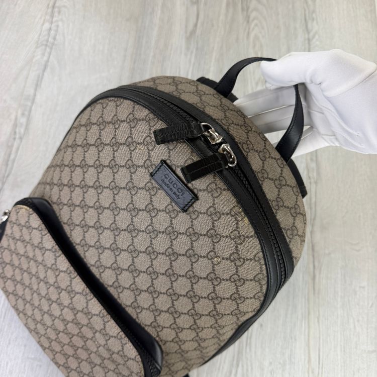 Gucci Men’s Monogram Gucci GG Supreme Backpack obraz 4