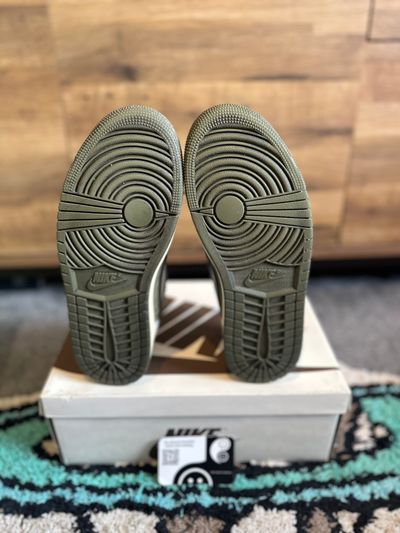 Nike Air Jordan 1 Travis Scott “Medium Olive” U.K. 7 2