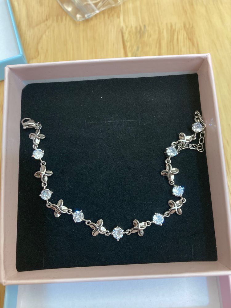 Immagine di Silver Bracelet With Clear Stones 2