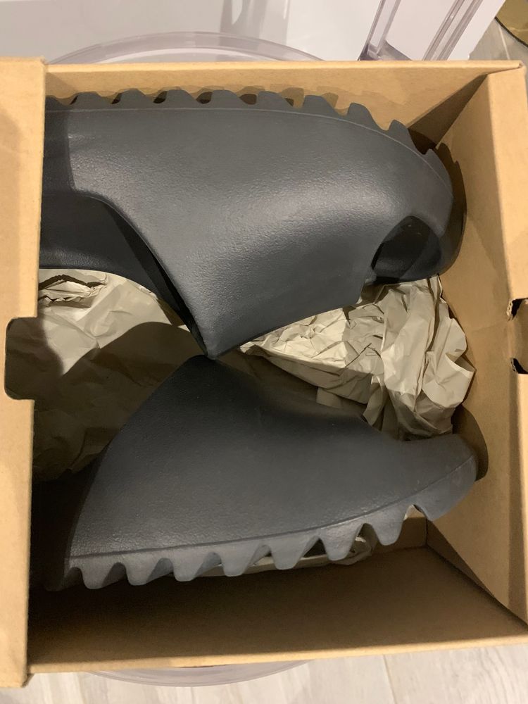 Adidas Yeezy Slide 4
