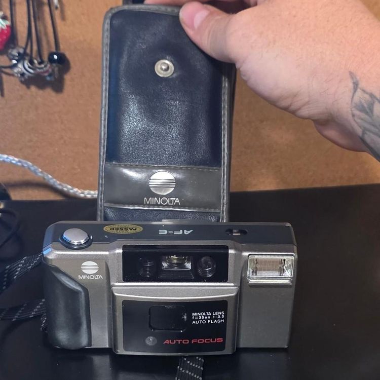 £25,  Minolta Af-E Auto Focus Camera image 2
