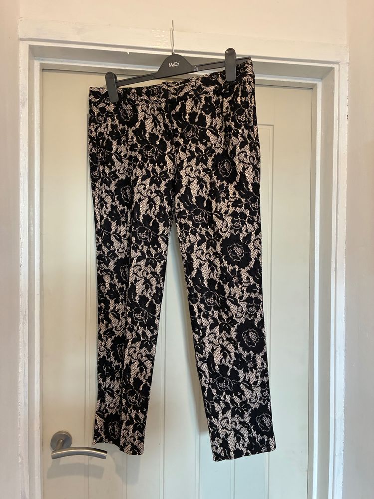 Black And Beige Floral Pants obraz 1