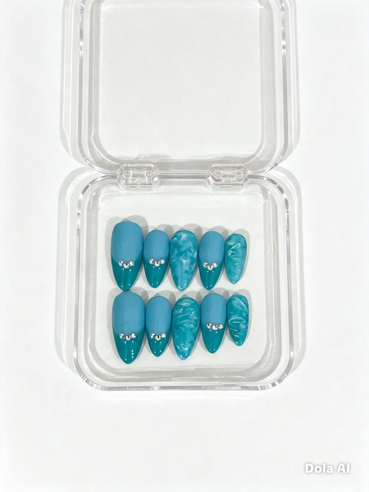 Blue Press-On Nails Set