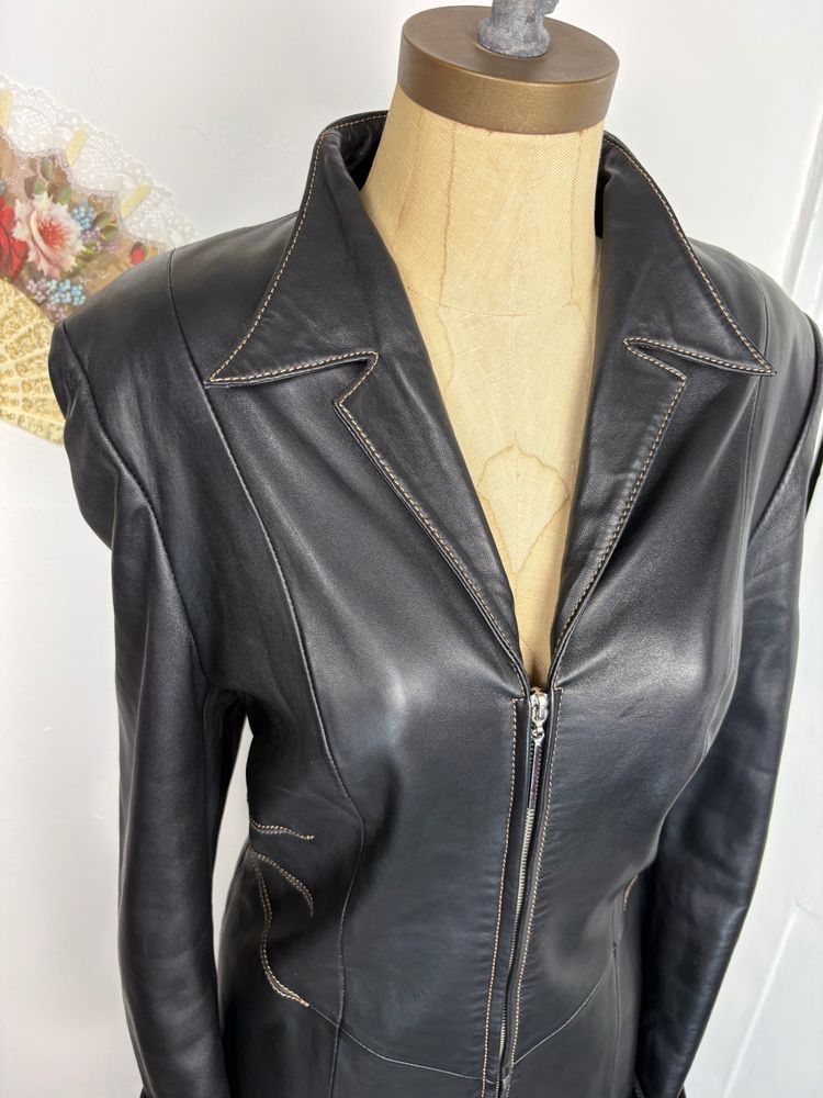Vintage 90s Leather zip up coat with contrast stitching detailing 5