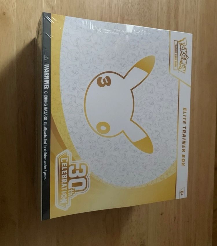 30th anniversary pokemon ETB 