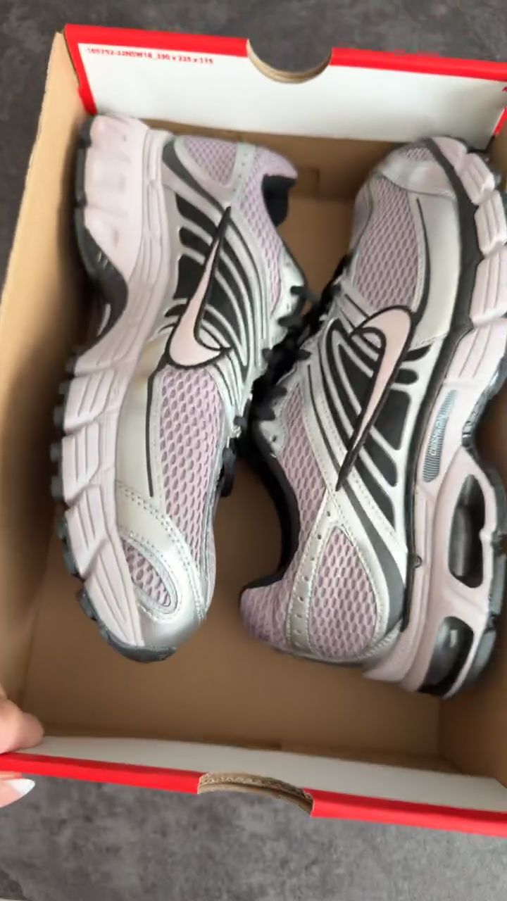 Nike Air Max MOTO 2K | Platinum Violet | UK8.5 imagen 1
