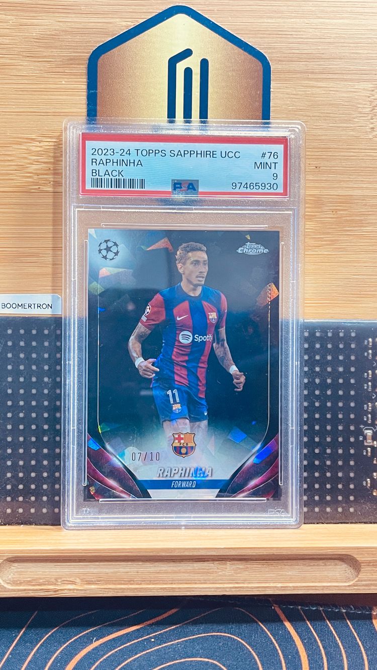 PSA 9  numerada /10 - Raphinha - Barcelona - Black Sapphire - 2023-24 Topps Sapphire UCC