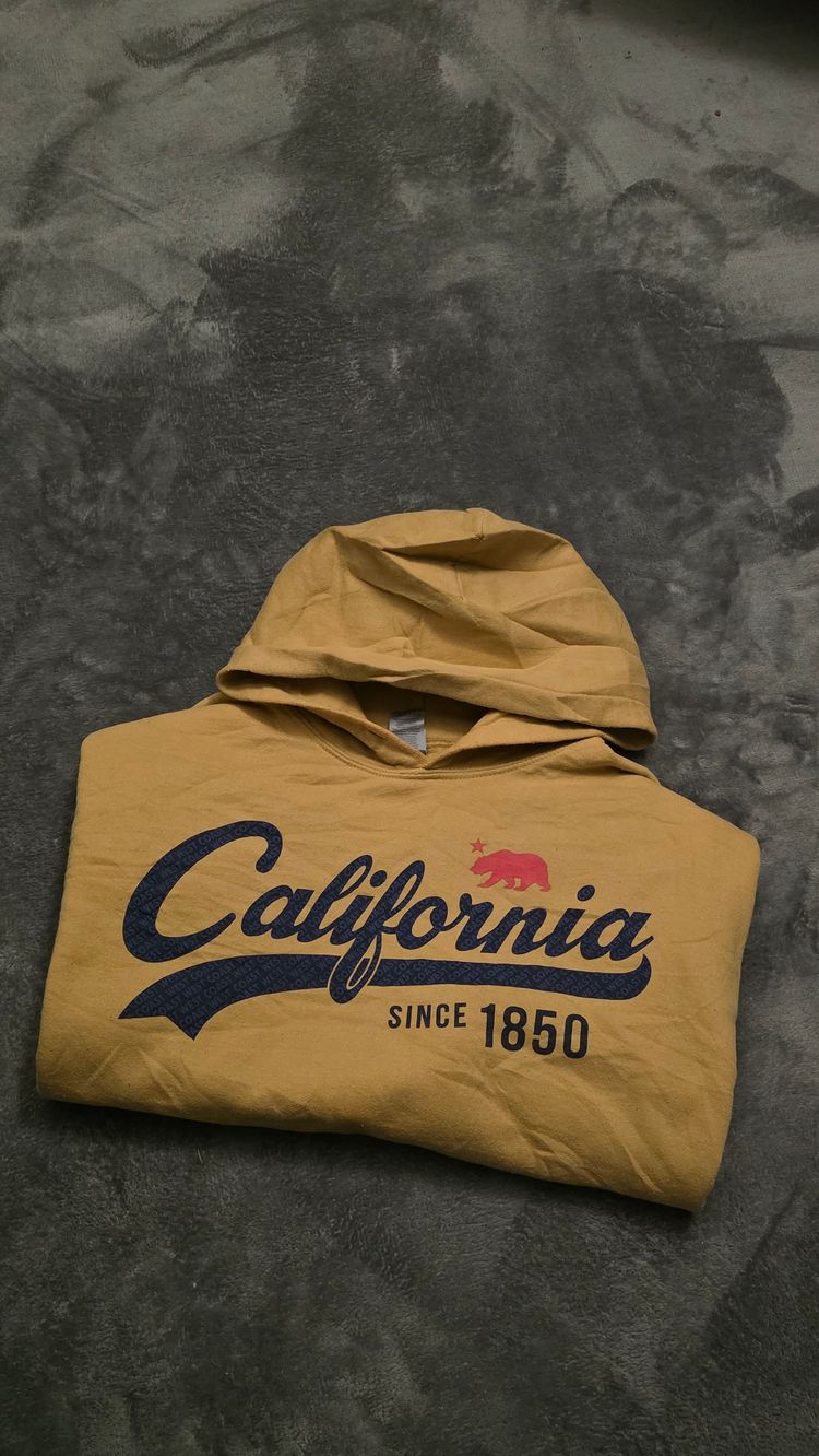 Gildan Yellow Hoodie With California Print