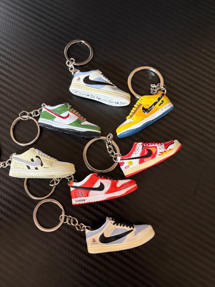 3D Mini NIke Dunks Sneaker Keychains. Choose 1 (Each sold individually) imagen 1