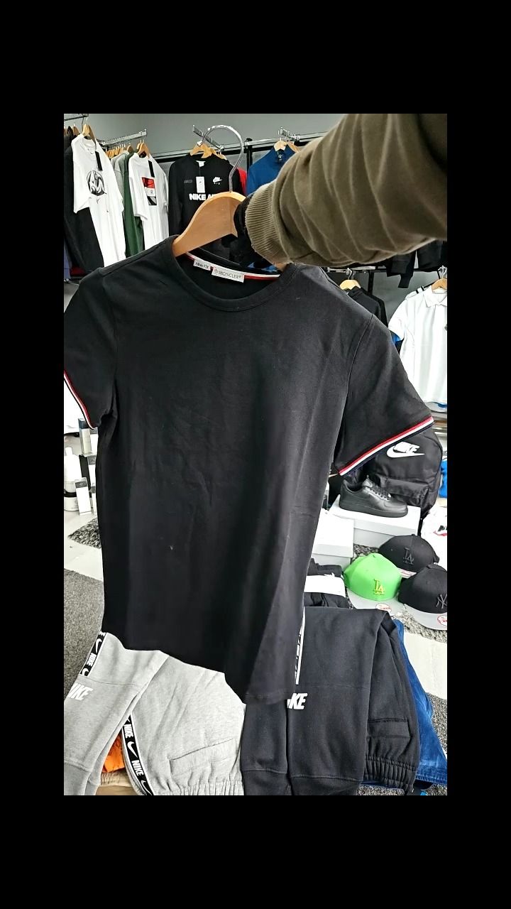 Moncler LARGE BLACK MONCLER - ARM LOGO product image