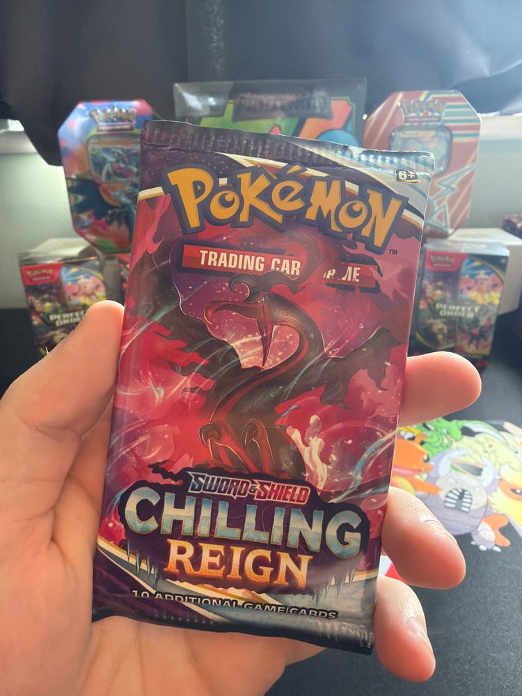  Chilling Reign Booster Pack