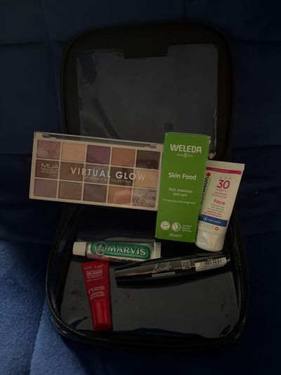 ✨ Luxury Travel Beauty Bundle — JUSTMYLOOK Bag • MUA, Weleda, Ultrasun + More! ✨ 1