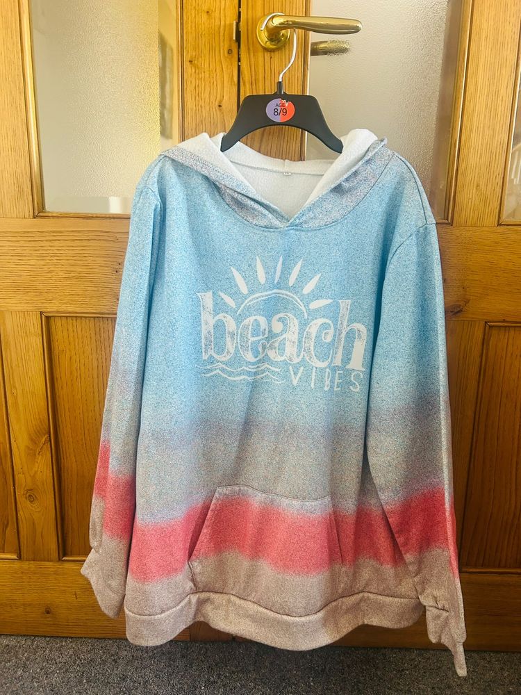 Hoodie With Beach Vibes Print image 1