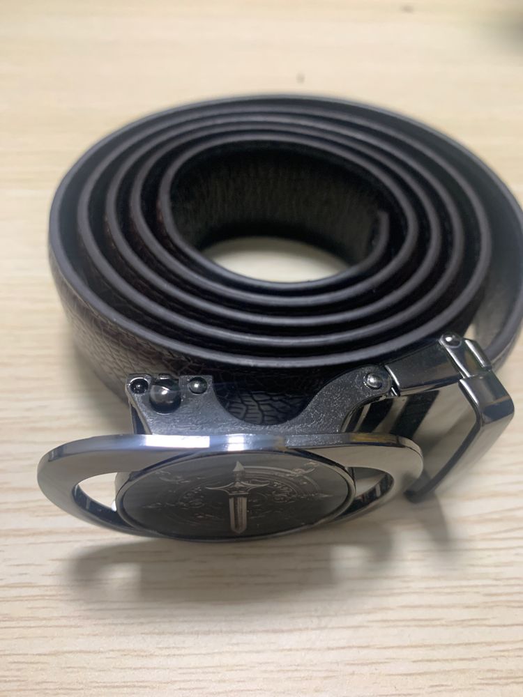 Immagine di Black Leather Belt With Metal Buckle 1