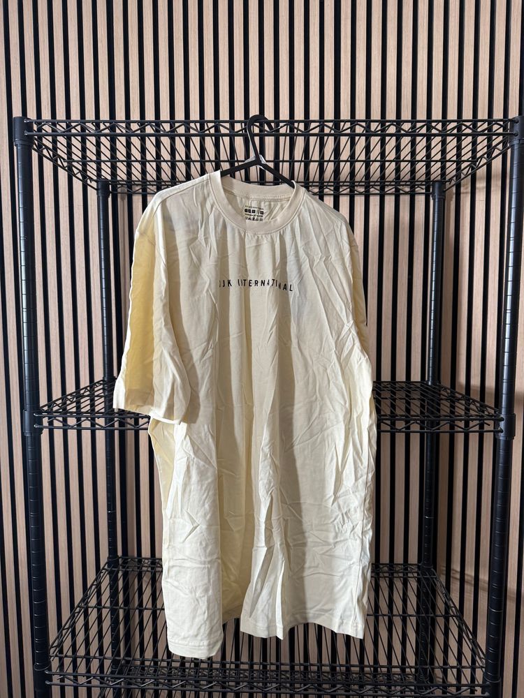 B129 DJK International Cream T-Shirt Brand New