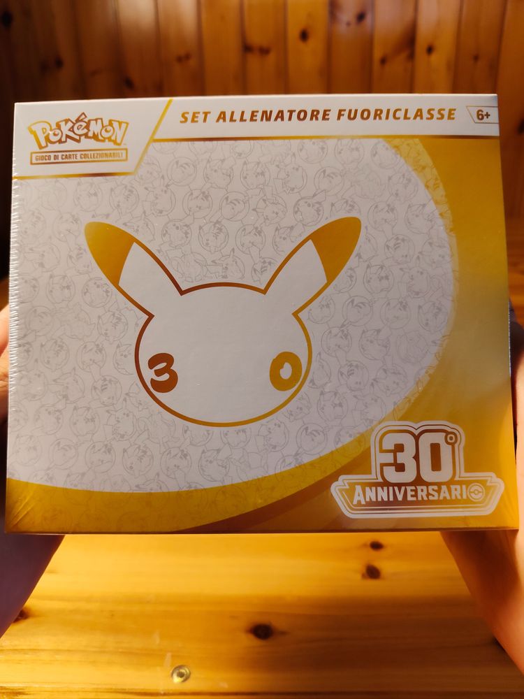 Pokémon Trading Card Game 30Th ETB image 1