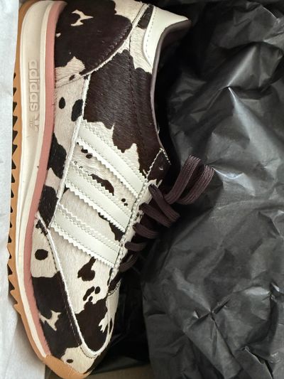 Adidas Sneakers new 4.5 only