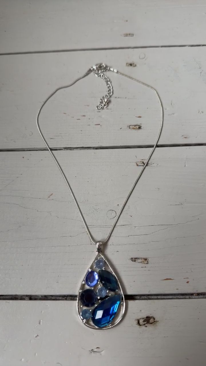 Necklace obraz 1