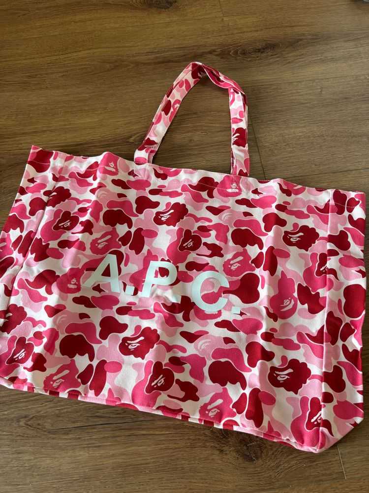 Immagine di A.P.C. Pink Camo Tote Bag X Bape  2