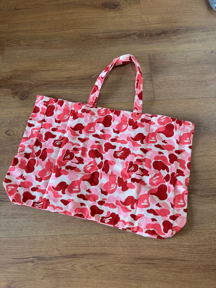 Immagine di A.P.C. Pink Camo Tote Bag X Bape  3