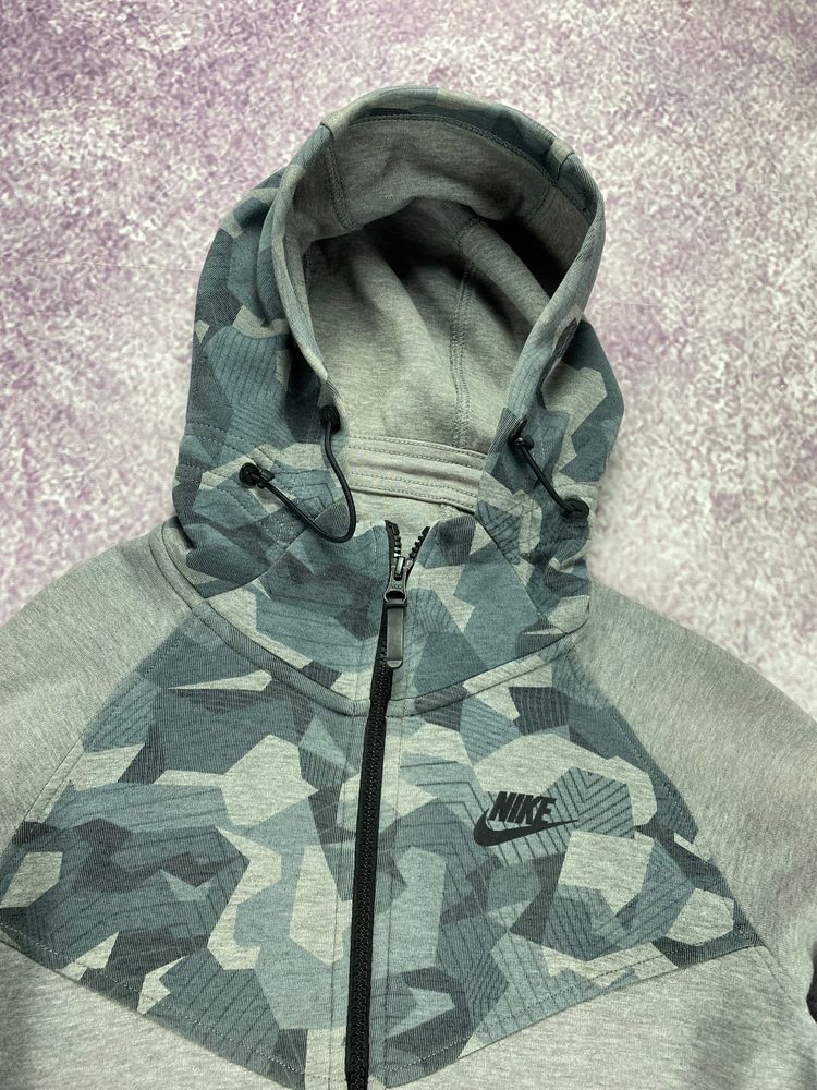 Immagine di Nike Grey Camo Hooded Zip-Up Jacket 2