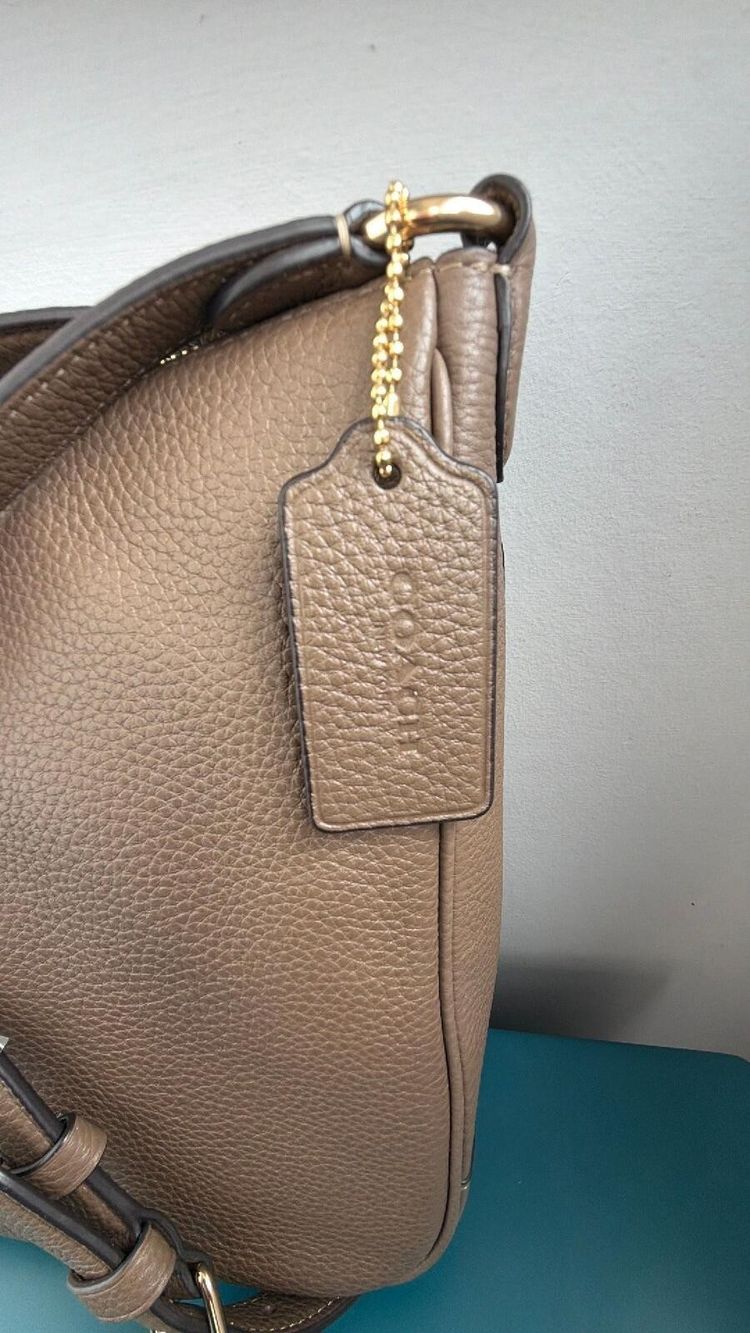 Immagine di 364 Coach Ellie File Bag Pebbled Leather Dark Stone BNWT £395 2