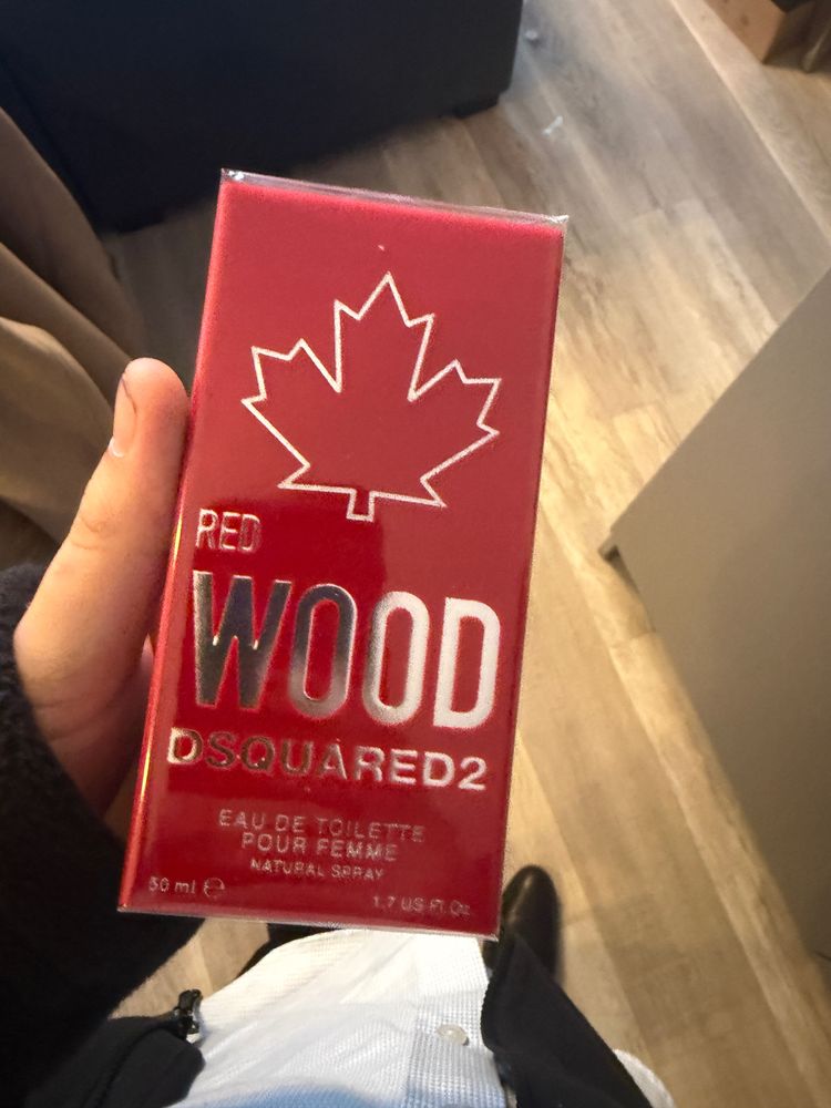Red Wood Eau De Toilette For Women image 1