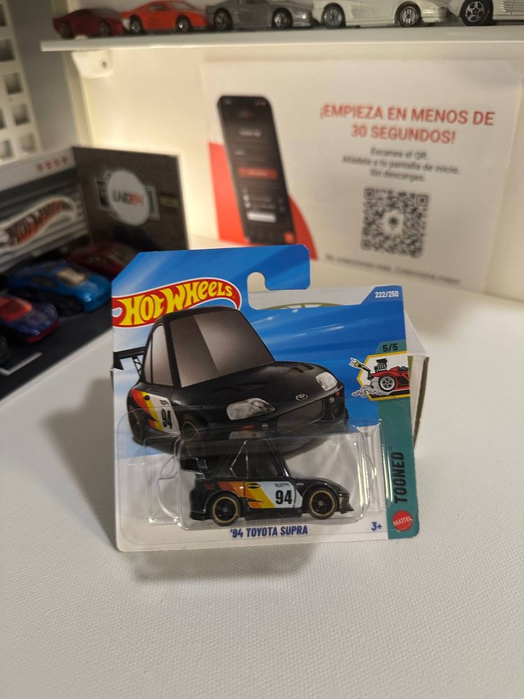 Hot Wheels '94 Toyota Supra Toy Car imagen 1