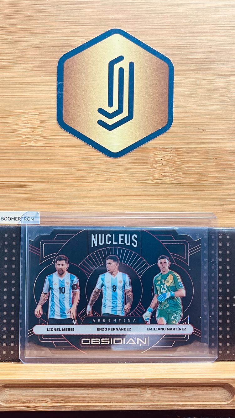 /50 - Lionel Messi & Enzo Fernández & Emiliano Martínez - Argentina -Nucleus - 2024-25 Panini Obsidian