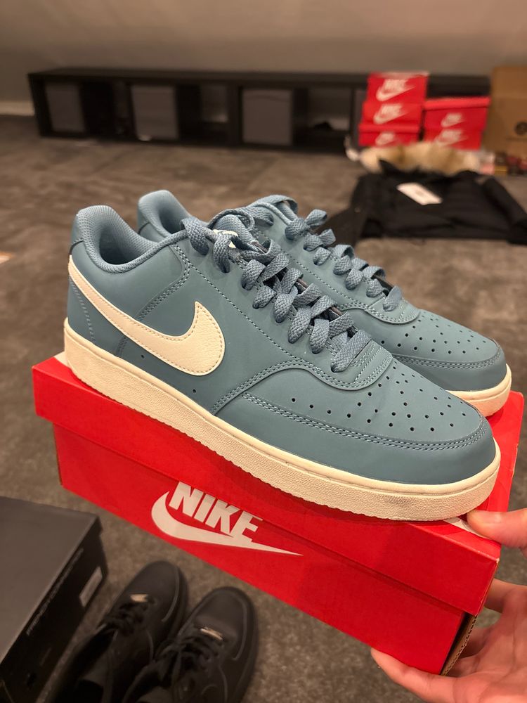 Nike Low court trainers size 7.5 