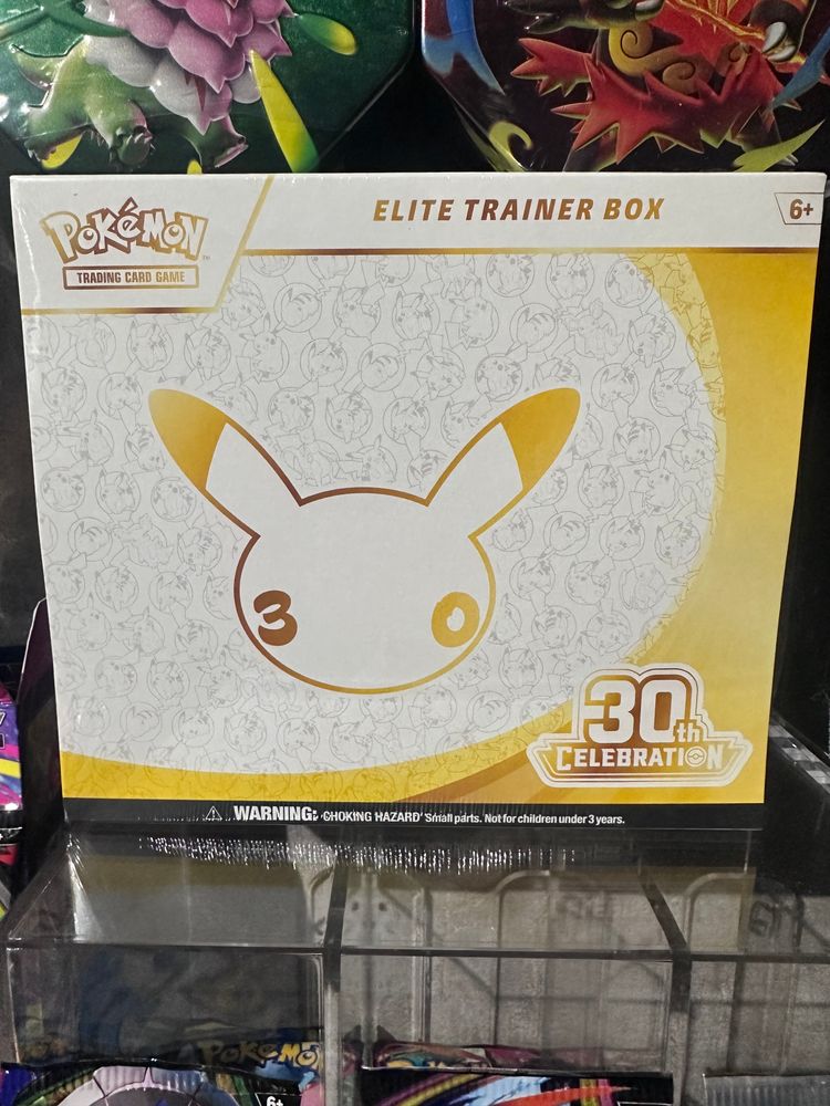 Immagine di Pokémon Elite Trainer Box 30th 1