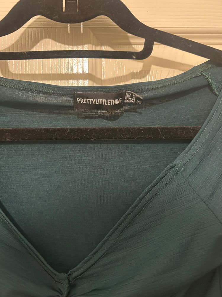 Prettylittlething Long Sleeve Crop Top 3