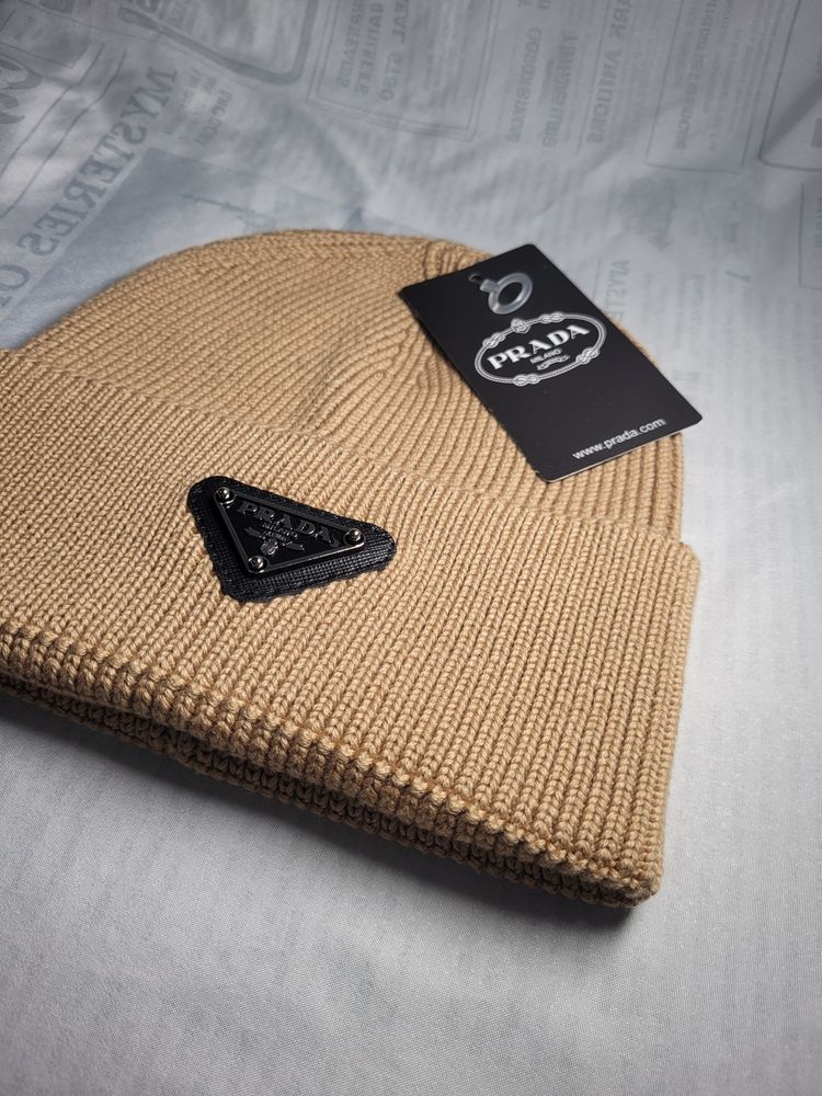 Prada Beige Knit Beanie Hat obraz 2