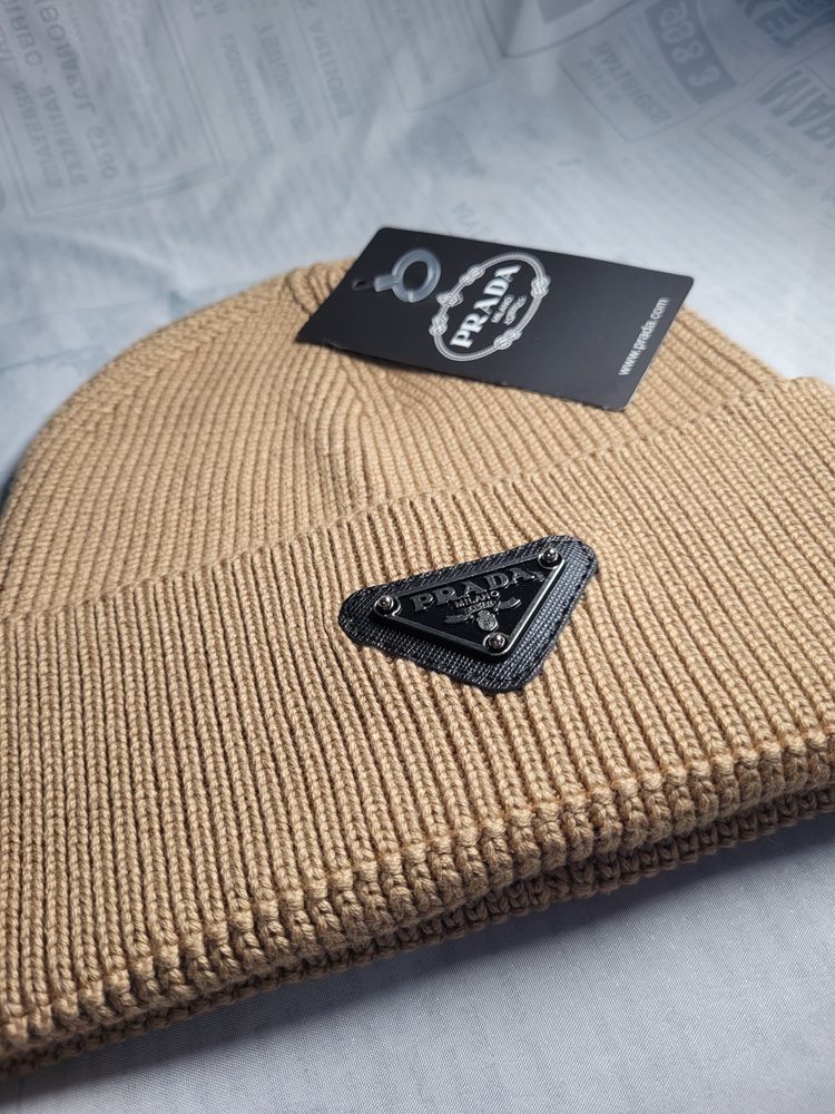 Prada Beige Knit Beanie Hat obraz 3