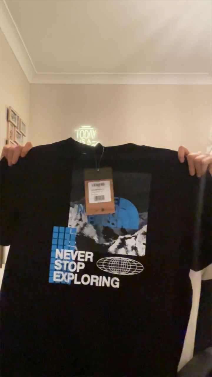 Brand NEW with Tags NORTH FACE - small 