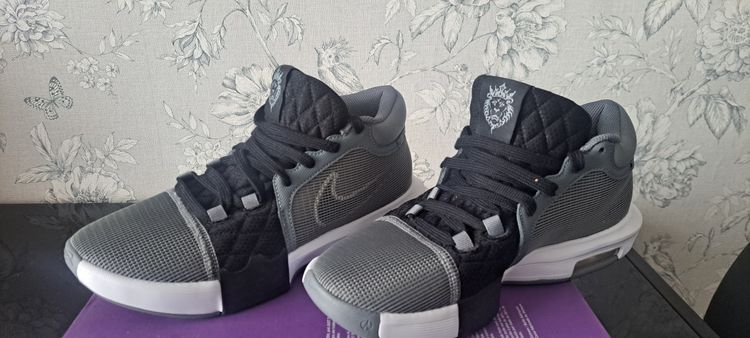 Nike Lebron Witness 8 UK 6.5 EUR 40.5  obraz 1