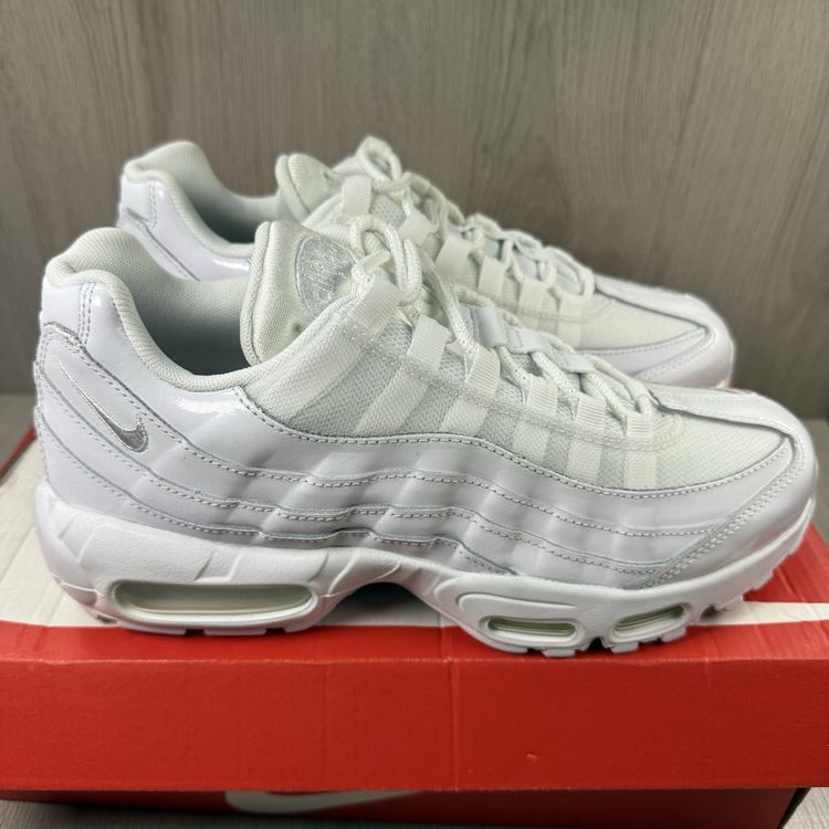 Nike Air Max 95 Size UK 6.5 Triple White Women's Trainers 307960-108 image 2