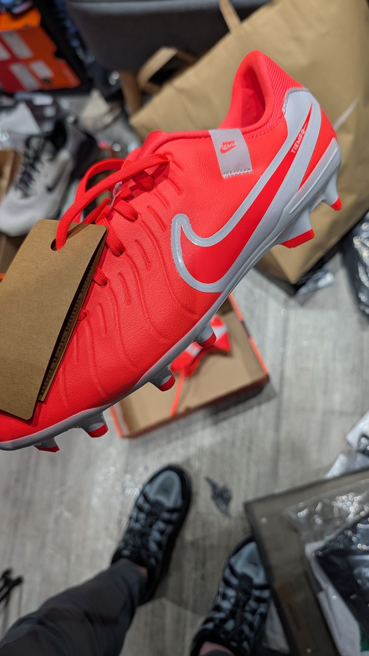 Nike Tiempo Legend - UK 8.5 - Brand New 