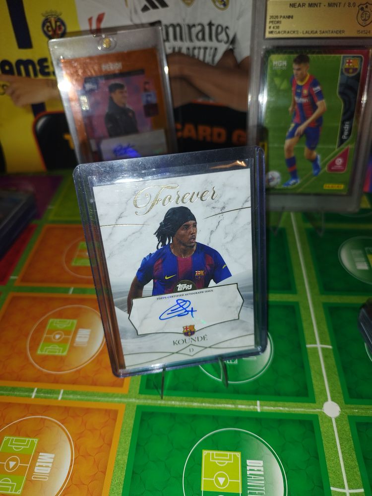 Topps 2025-26 Topps Forever FC Barcelona Kounde Auto product image