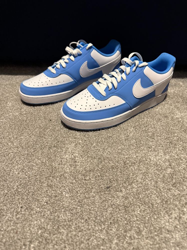 Nike Low-Top Sneakers