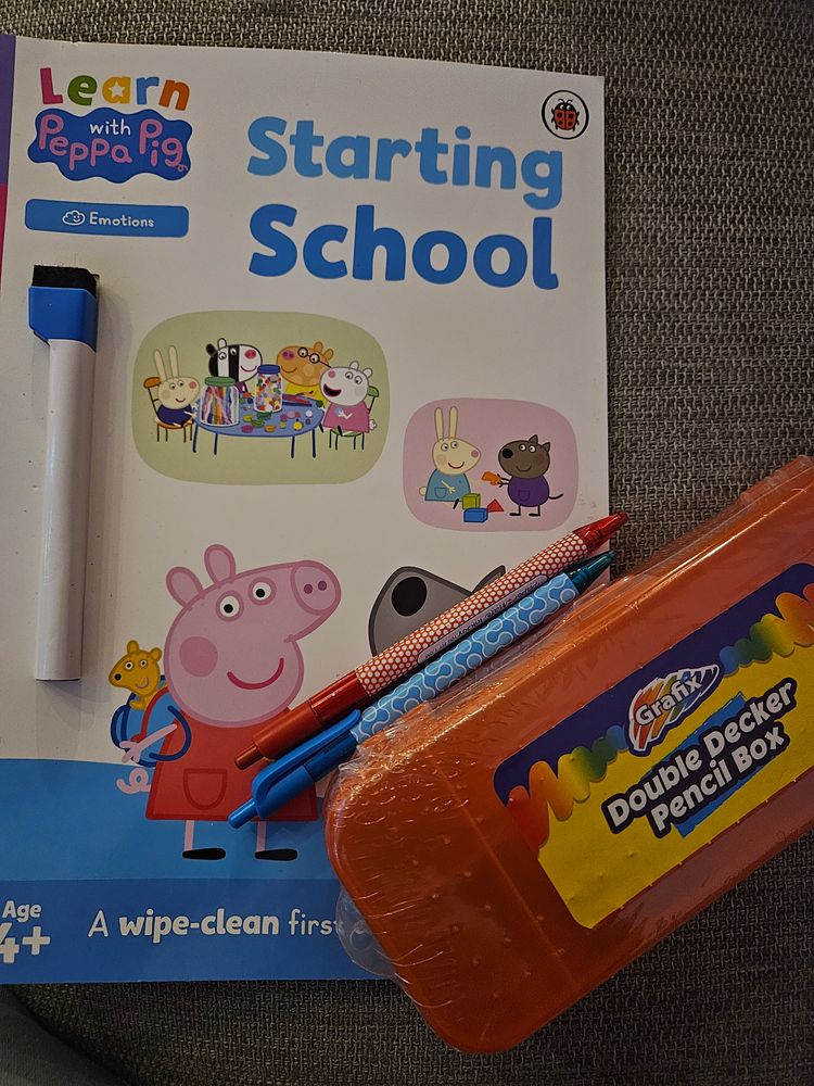 Learn With Peppa Pig Starting School Book