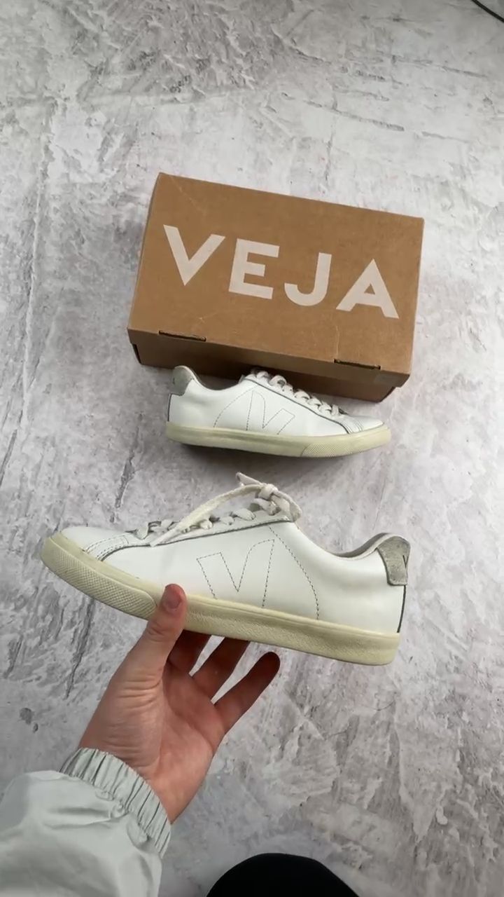 Veja Sneakers image 1