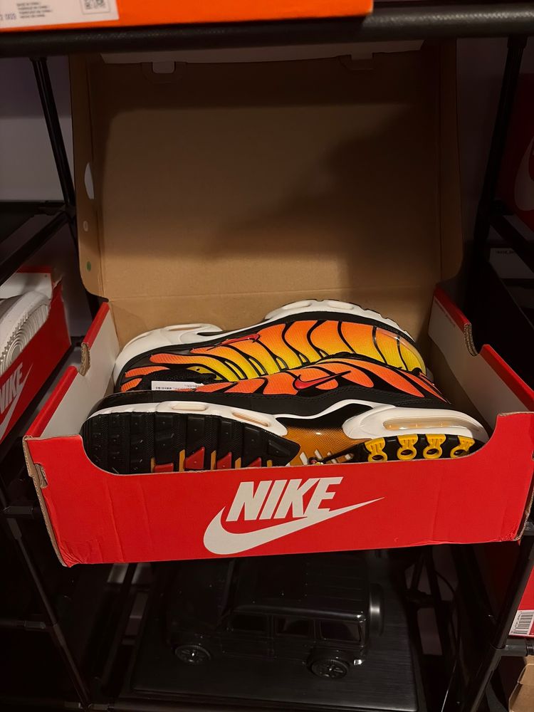 Nike Air Max Plus Sneakers 3